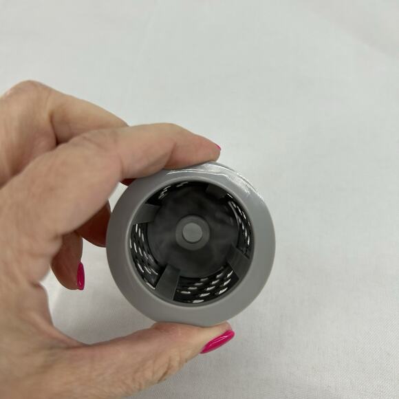 Pampered Chef Deluxe Cheese Grater 1275 Barely Used Large And Small Graters - Picture 10 of 10